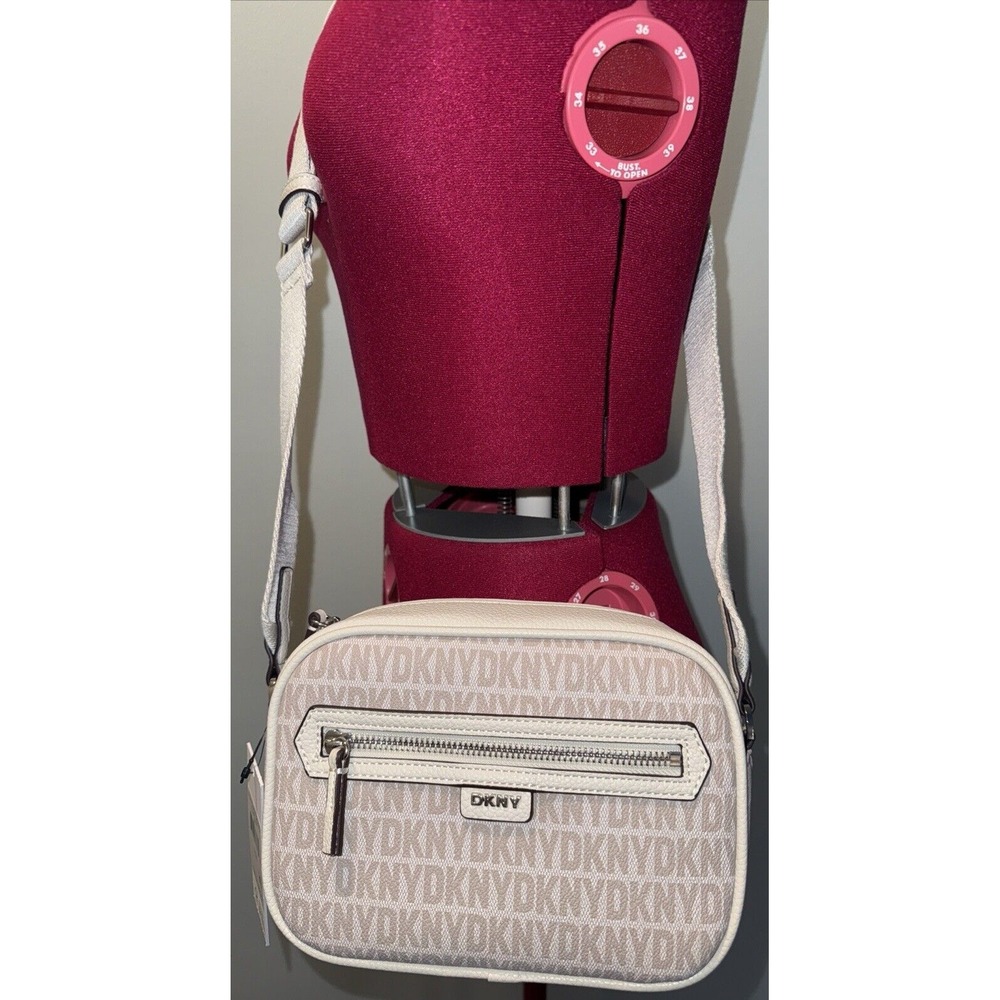 DKNY WOMEN'S LOGO LOGAN CAMERA‎ CROSSBODY BAG Cream